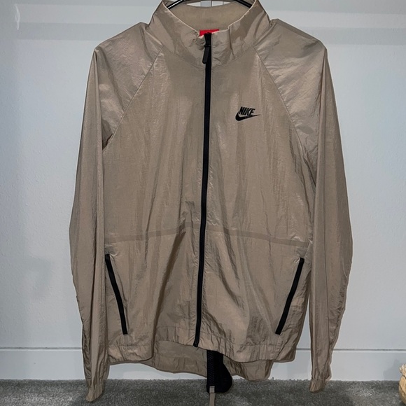 Limited edition NWT women’s Nike brown windbreaker jacket - Picture 1 of 4